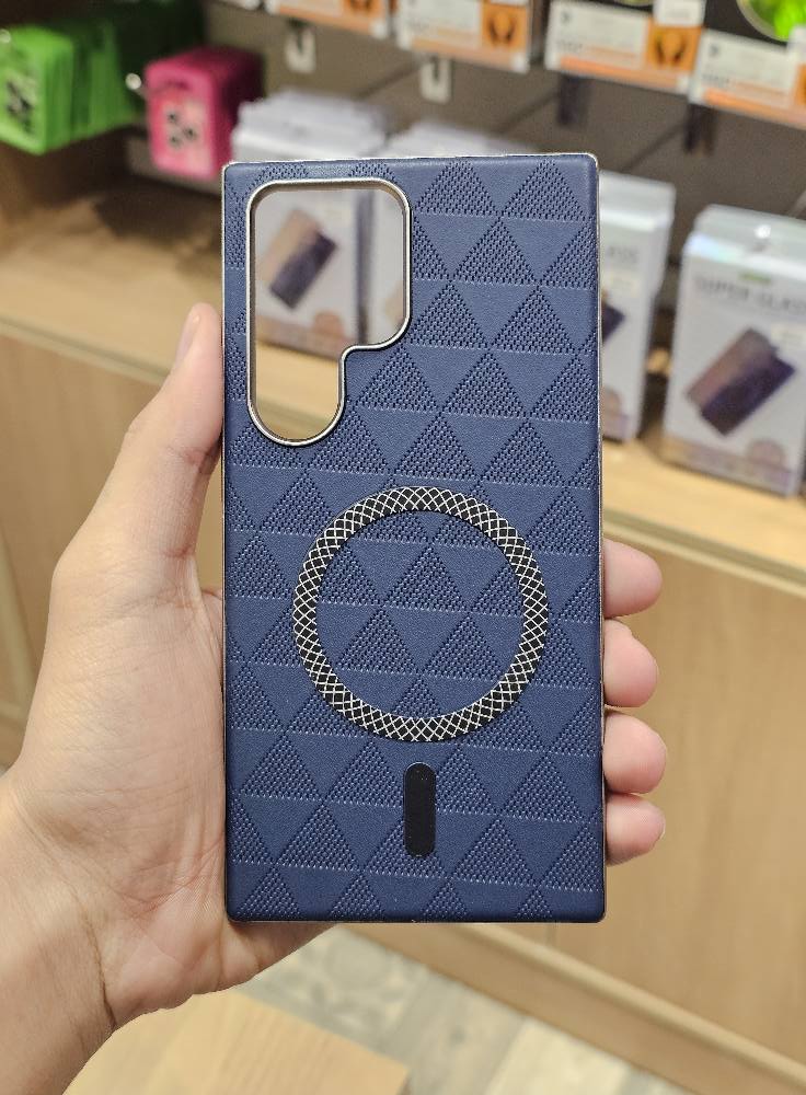 Magnetic Triangle Pattern Leather Case