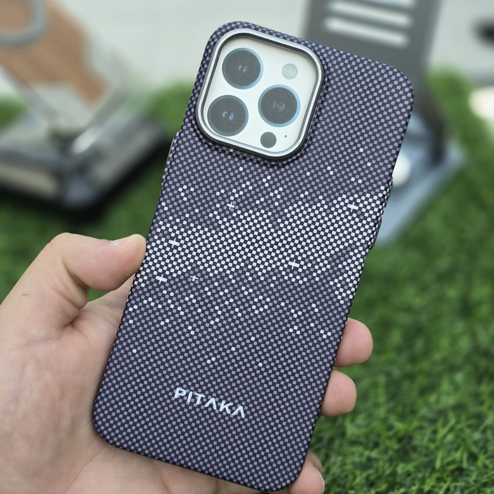 Pitaka Magsafe Slim Case Colorful Lines - Elite Phones