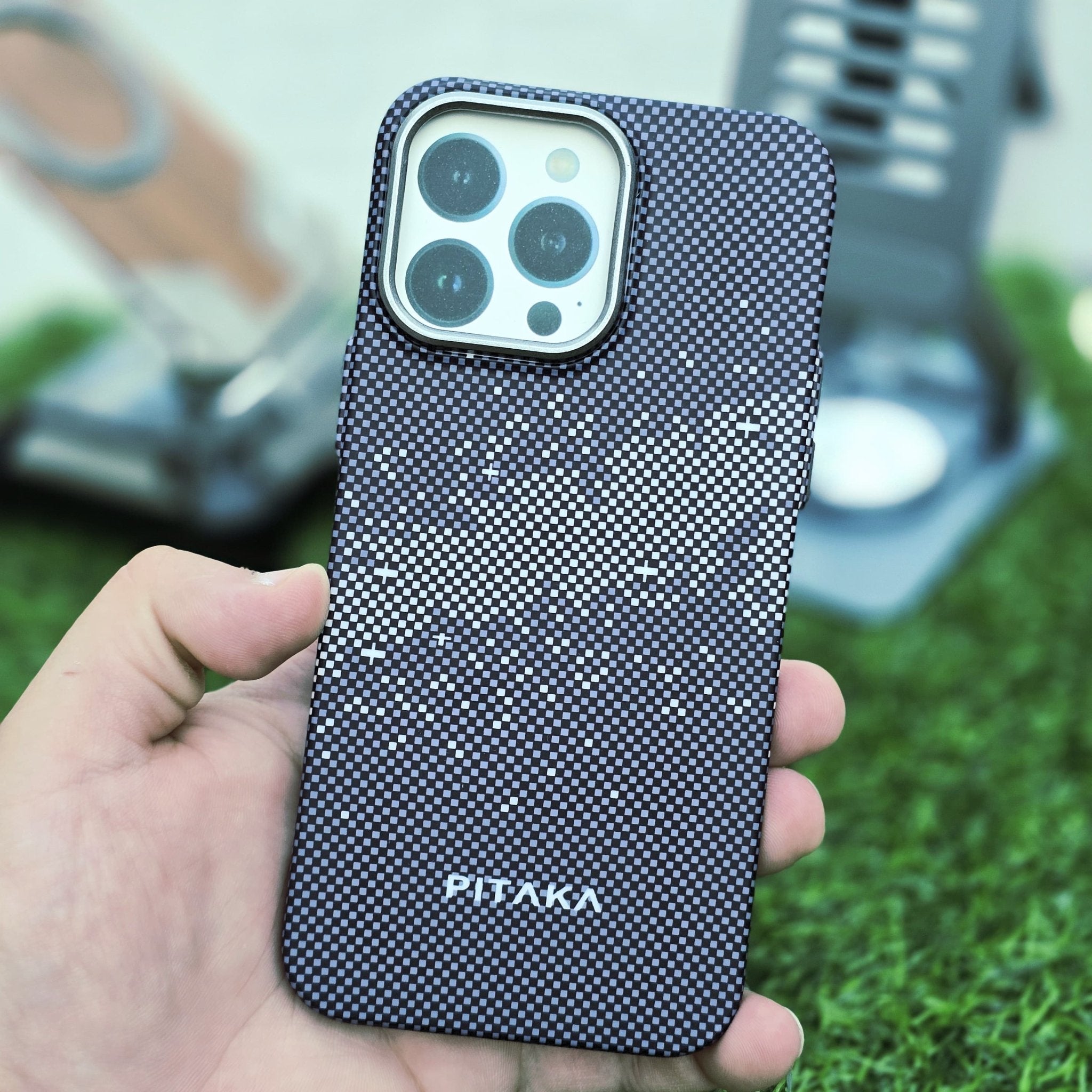 Pitaka Magsafe Slim Case Colorful Lines - Elite Phones