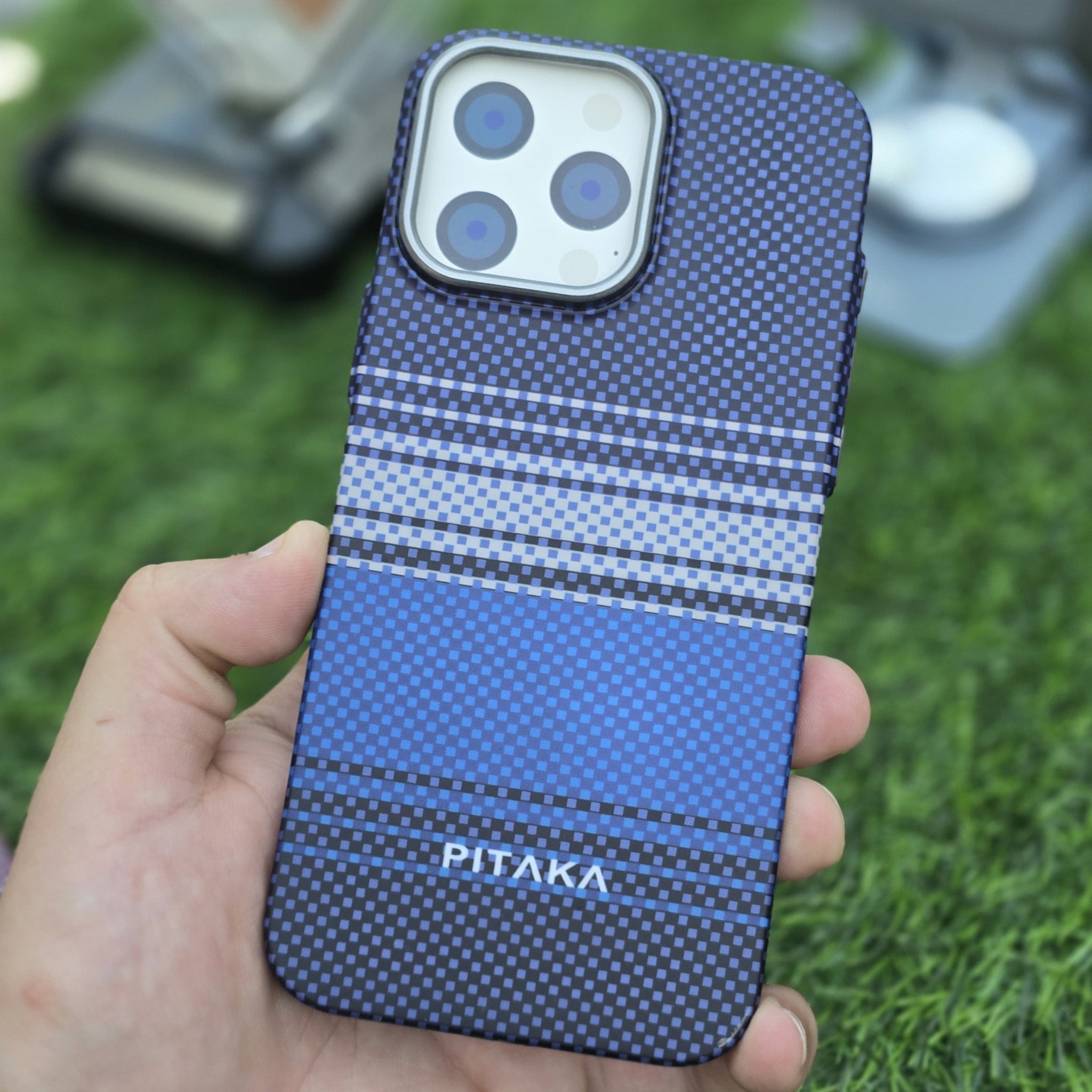 Pitaka Magsafe Slim Case Colorful Lines - Elite Phones