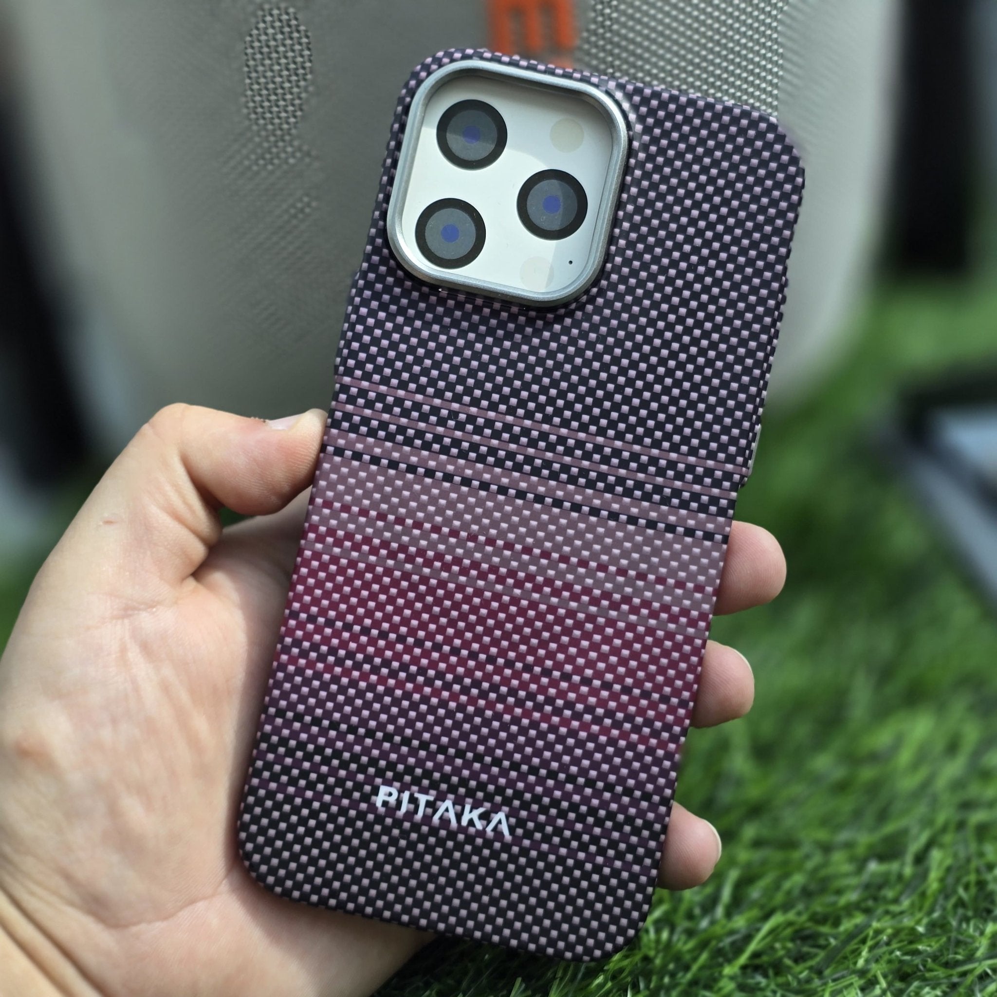 Pitaka Magsafe Slim Case Colorful Lines - Elite Phones