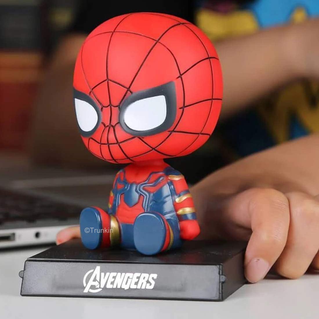 Small Figures Shacking Head&Mobile Holder - Spiderman - Elite Phones